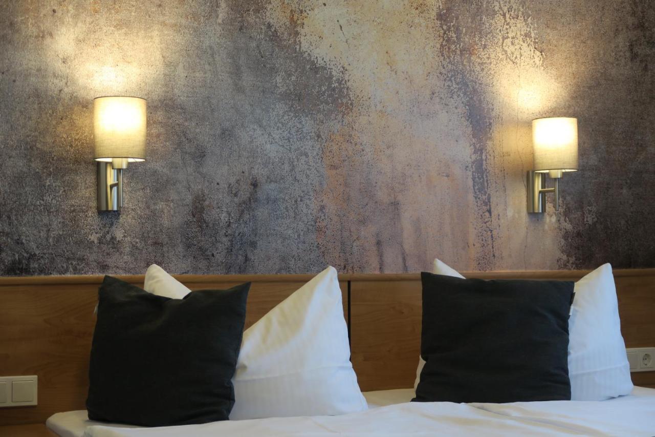 Hotel & Restaurant Zum Hirsch Romhild エクステリア 写真